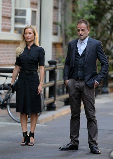 Lucy Liu feet photo thumbnail