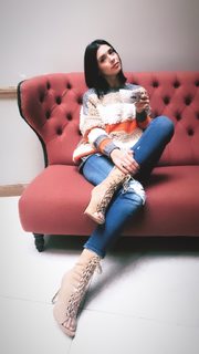 Klaudia Halejcio feet photo thumbnail