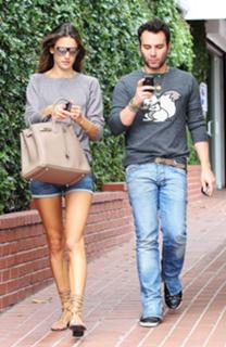 Alessandra Ambrosio feet photo thumbnail