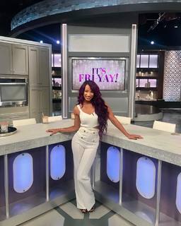 Sasha Banks feet photo thumbnail