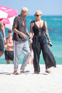 Amber Rose feet photo thumbnail