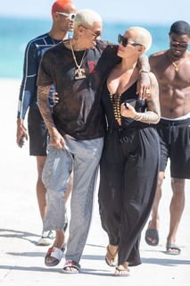 Amber Rose feet photo thumbnail