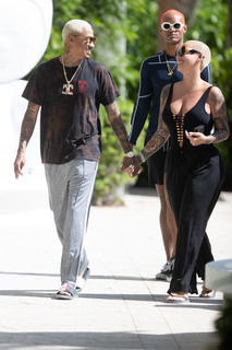 Amber Rose feet photo thumbnail