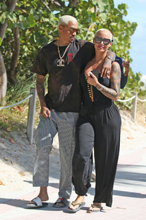 Amber Rose feet photo thumbnail