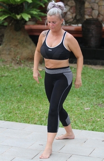 Kerry Katona feet photo thumbnail