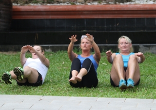 Kerry Katona feet photo thumbnail
