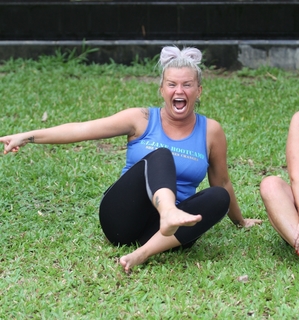 Kerry Katona feet photo thumbnail