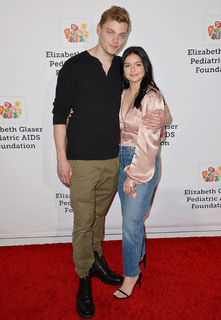 Ariel Winter feet photo thumbnail