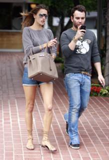 Alessandra Ambrosio feet photo thumbnail