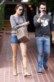 Alessandra Ambrosio feet photo thumbnail