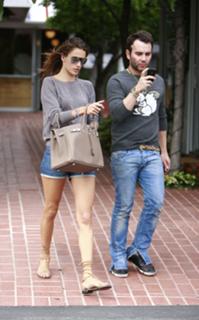 Alessandra Ambrosio feet photo thumbnail