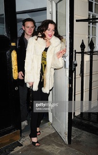 Anna Friel feet photo thumbnail