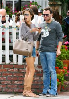 Alessandra Ambrosio feet photo thumbnail
