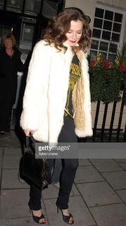 Anna Friel feet photo thumbnail