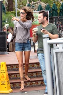 Alessandra Ambrosio feet photo thumbnail
