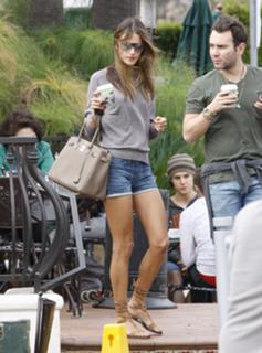 Alessandra Ambrosio feet photo thumbnail