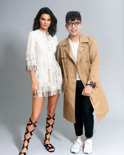 Kendall Jenner feet photo thumbnail