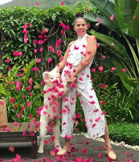 Adriane Galisteu feet photo thumbnail