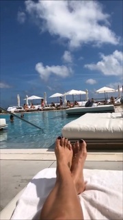 Flávia Alessandra feet photo thumbnail