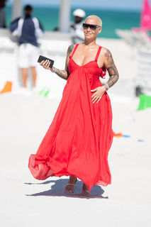 Amber Rose feet photo thumbnail
