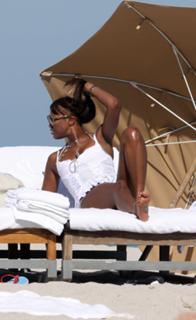 Naomi Campbell feet photo 5