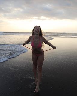 Charly Jordan feet photo thumbnail
