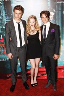 Amanda Seyfried feet photo thumbnail
