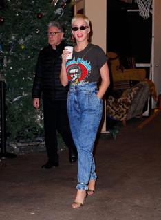Katy Perry feet photo thumbnail
