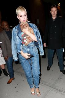 Katy Perry feet photo thumbnail