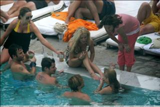Jessica Simpson feet photo thumbnail