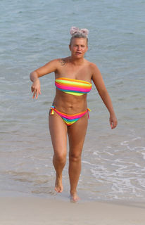 Kerry Katona feet photo thumbnail