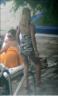 Jessica Simpson feet photo thumbnail