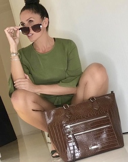 Adriane Galisteu feet photo thumbnail