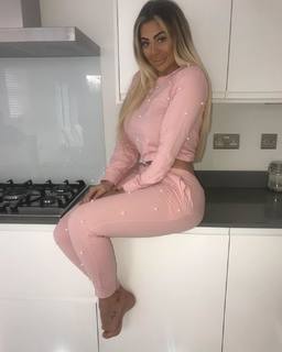 Chloe Ferry feet photo thumbnail