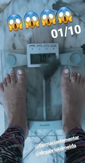 Lívia Andrade feet photo thumbnail