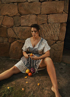 Ashley Graham feet photo thumbnail