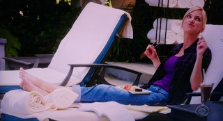 Anna Faris feet photo thumbnail