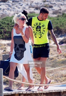 Wanda Nara feet photo thumbnail