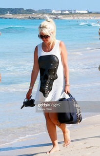 Wanda Nara feet photo thumbnail