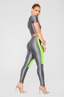 Lauren R. Wood feet photo thumbnail
