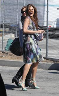 Eva Mendes feet photo thumbnail