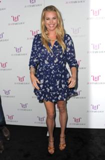 Rebecca Romijn feet photo thumbnail