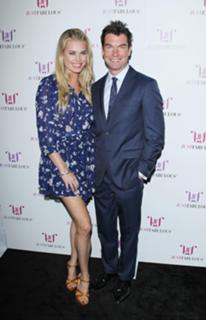 Rebecca Romijn feet photo thumbnail