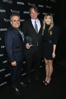 Elizabeth Olsen feet photo thumbnail