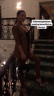 Amy Jackson feet photo thumbnail