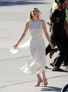 Emma Roberts feet photo thumbnail