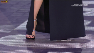 Ilary Blasi feet photo thumbnail
