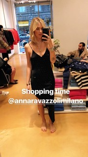 Chiara Ferragni feet photo thumbnail