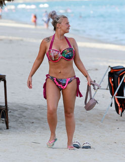 Kerry Katona feet photo thumbnail