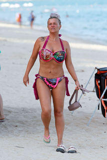 Kerry Katona feet photo thumbnail